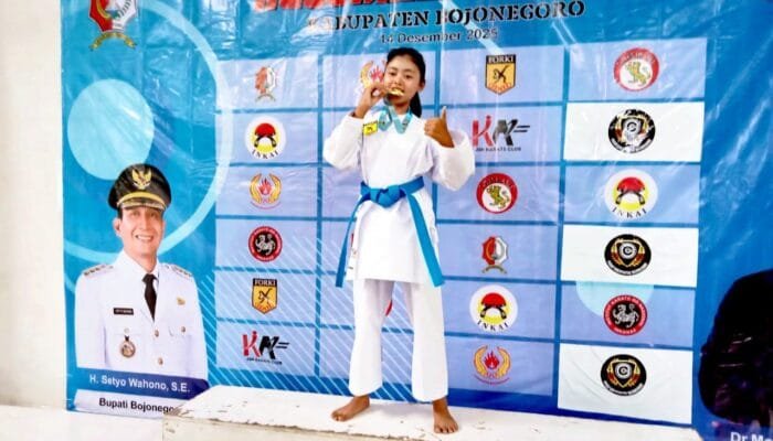 Kejurkab Karate Bojonegoro 2025: Aqilla Navyra Azzawa Tampil Paling Gemilang