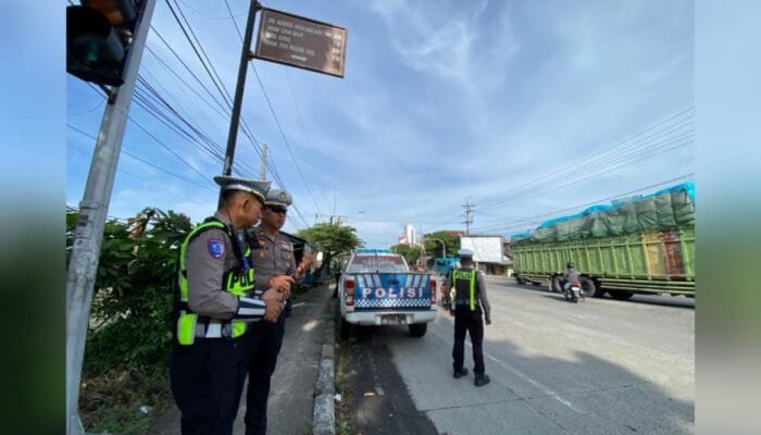 Arus Nataru Diprediksi Padat, Polisi Cek Jalur Alternatif di Lamongan