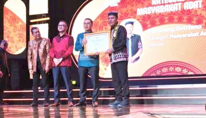 Bambang Sutrisno Penerus Ajaran Samin di Bojonegoro Terima AKI 2025
