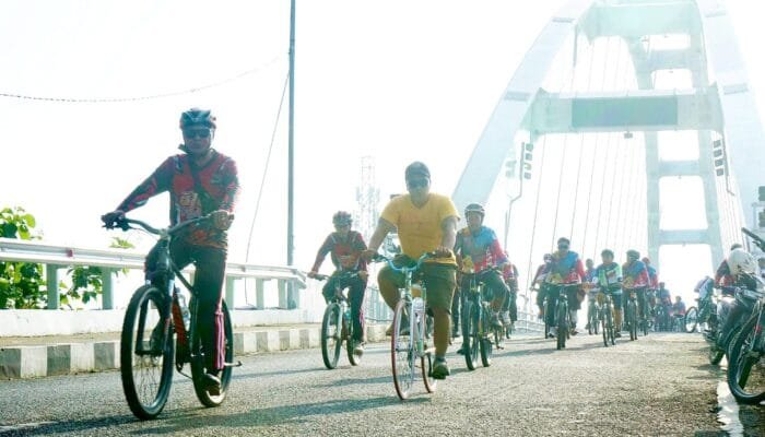 Jembatan Sosrodilogo Jadi Primadona di Gowes Jelajah Bojonegoro