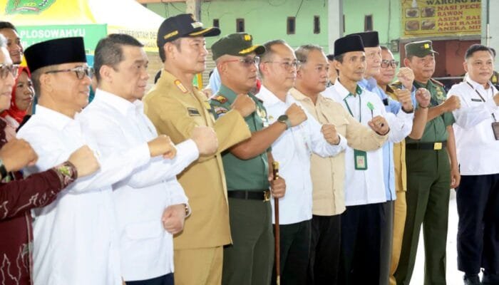 Dua Menteri Kunjungi KDKMP Plosowahyu Lamongan