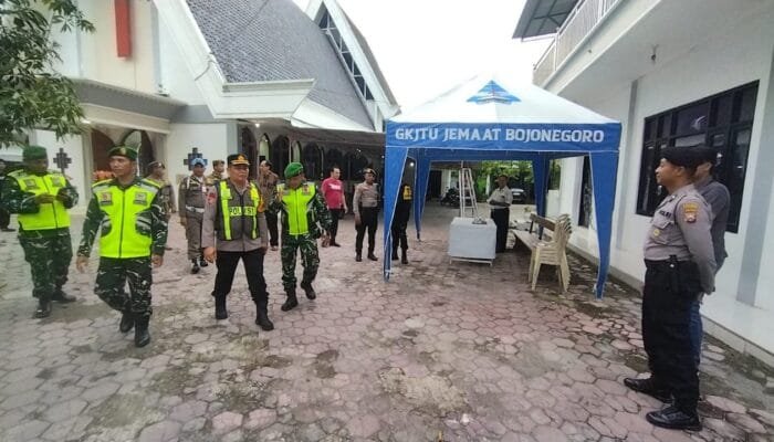 Polisi Pastikan Natal Damai, Gereja-gereja di Bojonegoro Dipatroli