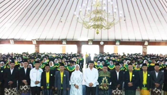 Momen Ratusan Santri Khatam Qur’an Disaksikan Bupati Bojonegoro