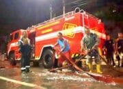 Sore Diguyur Hujan, Surabaya Dikepung Genangan