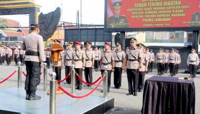 Jajaran Polres Lamongan Disertijab, Kapolres Tekankan Profesionalisme