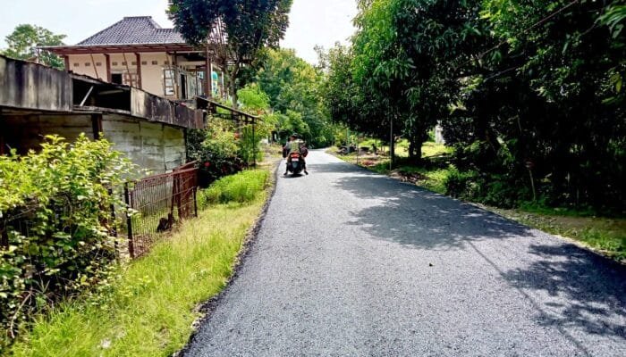 Dulu Rusak Parah Kini Mulus, BKKD Bojonegoro Bangun Jalan Poros Sidomulyo Kedungadem