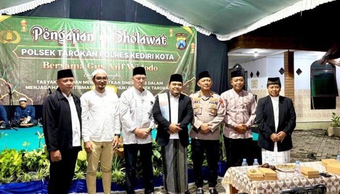 Pengajian Meriah di Polsek Tarokan Kediri, Polisi dan Masyarakat Makin Solid