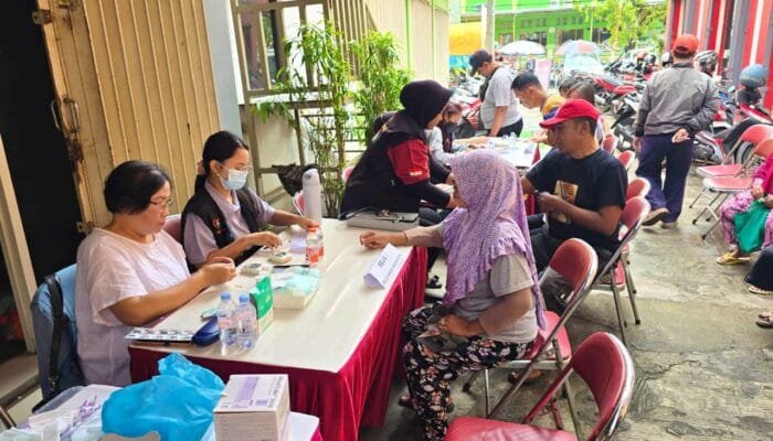 HUT YKAB ke-6 Jadi Aksi Nyata, Pengobatan dan Sembako Gratis Diserbu Warga Sidoarjo