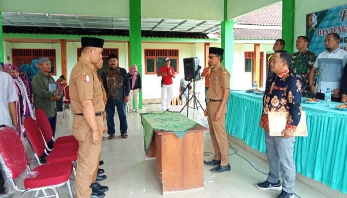 Pelantikan Perangkat Desa Kesongo Bojonegoro Berlangsung Khidmat