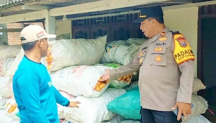Kapolsek Kepohbaru Bojonegoro Temui Petani, Ini Alasannya