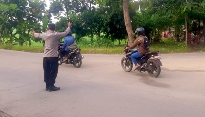 Jam Sibuk Tak Lagi Macet, Polisi Atur Lalu Lintas di Trucuk Bojonegoro