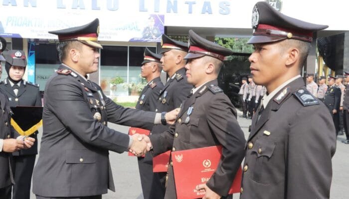 Satya Lencana Jadi Bukti Pengabdian Personel Polres Lamongan