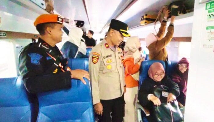 Stasiun Bojonegoro Dijaga Ketat Polisi Jelang Laga PSIM vs Persebaya