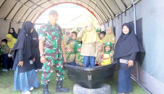 Belajar Nasionalisme Sejak Dini, PAUD Aisyiyah Datangi Kodim Lamongan