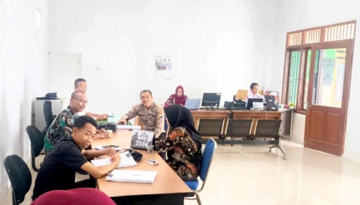 Patroli dan Sambang, Cara Polsek Kanor Bojonegoro Ciptakan Desa Aman