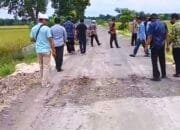 Belum Genap 2 Bulan, Jalan Aspal BKKD Rp1,8 Miliar di Desa Ngampal Sumberrejo Bojonegoro Sudah Tambal Sulam