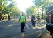 Jam Sibuk Pagi, Polsek Balen Bojonegoro Fokus Pengamanan Lalin di Sekolah dan Simpang