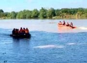 Cuaca Buruk Tak Surutkan Pencarian Anak Lamongan Tenggelam di Bengawan Solo