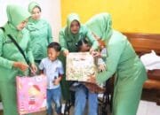 Persit TNI Bojonegoro Bergerak, Warga Kurang Mampu Terima Bantuan