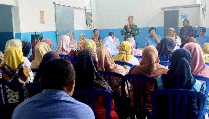 TNI Kawal Program MBG di Lamongan, Ini Pesan Danramil Ngimbang