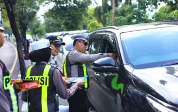 Operasi Keselamatan Semeru 2026 di Gresik, Polisi Dekati Warga dengan Cara Ini