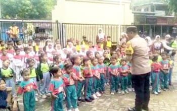 Tanamkan Disiplin Sejak Kecil, Polsek Trucuk Bojonegoro Edukasi Anak PAUD