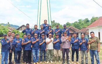 HPN 2026 Jadi Aksi Hijau, Kapolsek Gondang Hadiri Tanam Pohon PJI Bojonegoro