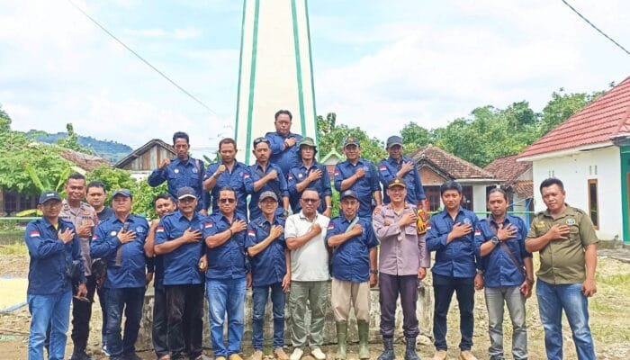 HPN 2026 Jadi Aksi Hijau, Kapolsek Gondang Hadiri Tanam Pohon PJI Bojonegoro