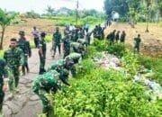 Puluhan Pelajar Turun Lapangan, Irigasi Desa Munungrejo Lamongan Kini Bersih