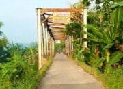 Nekat Buang Sampah di Jembatan KA, Siap-Siap Ditindak Pemdes Margorejo Tuban