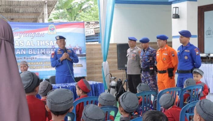 Belajar Sambil Bermain, Anak TK Tapas Al-Ihsan Kunjungi Polairud Lamongan