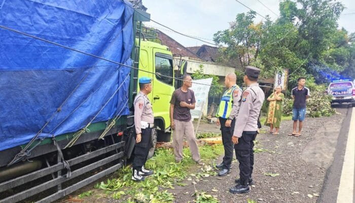 Truk Oleng di Lamongan, Tiga Rumah di Gasak