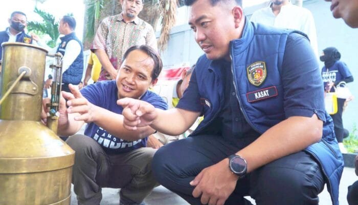 Sidak SPBU di Lamongan, Polisi Pastikan BBM Aman dan Sesuai Standar