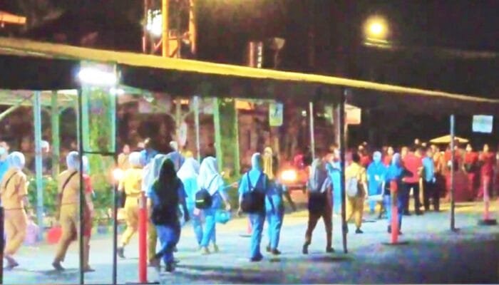 Ratusan Buruh Pabrik Mie Sedap Gresik Kehilangan Kerja Tiba-Tiba