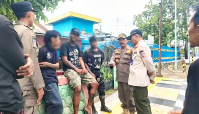 Razia Lampu Merah Bojonegoro, Pengamen Langsung Dapat Pembinaan