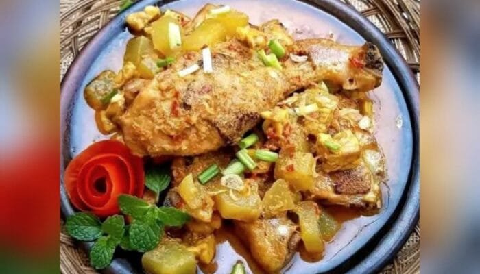 Resep Lodho Ayam Tradisional, Kuah Kental dan Bumbu Meresap