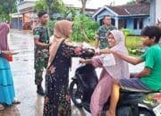 Babinsa dan Persit Kompak Tebar Kebaikan di Kedewan Bojonegoro, Warga Terharu