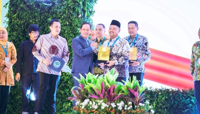 Komitmen Lingkungan Berbuah Manis, Gresik Raih Apresiasi Menteri LH