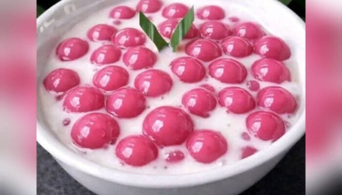 Resep Tradisional Bubur Sumsum dengan Sentuhan Warna Pink