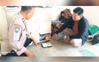 Jual Emas Curian COD, Pelaku Tak Berkutik Dibekuk Polisi Lamongan