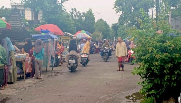 Berburu Takjil di Pasar Wanar Lamongan, Suasananya Bikin Rindu
