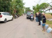 Humanis dan Tertib, PWB Bagikan Ratusan Takjil di Tanjung Harjo Bojonegoro