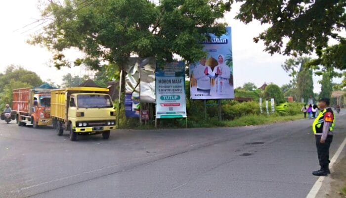 Antisipasi Lakalantas, Polisi Sugihwaras Kepung Titik Rawan di Bojonegoro Sejak Matahari Terbit