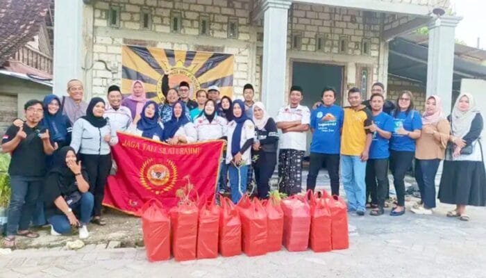 Keren, Komunitas GMB Bagikan Ratusan Takjil Gratis, Pengendara di Kapas Full Senyum