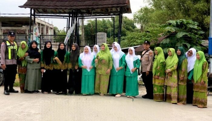 Polisi Hadir di Tengah Masyarakat, Aksi Humanis Polsek Kanor Bojonegoro di Bulan Ramadan