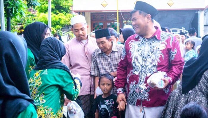 Ribuan Warga Serbu Tradisi Sanggring Gumeno Gresik, 3.000 Porsi Kolak Ayam Ludes