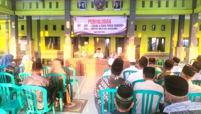 Suasana Hangat di Pendopo Kemamang Bojonegoro, Warga Buka Bersama dan Anak Yatim Terima Santunan
