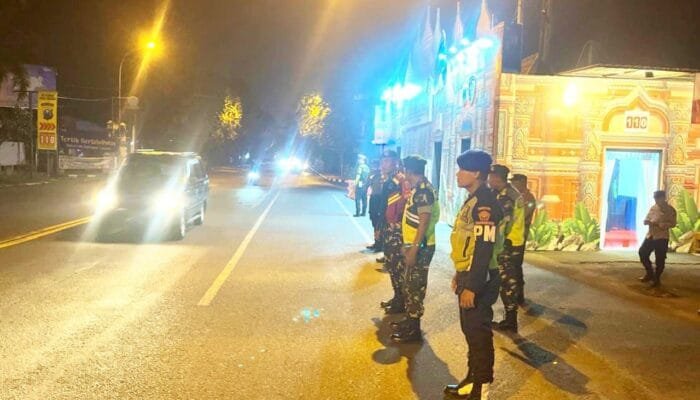 Pasar dan Terminal Babat Lamongan Dipadati Pemudik, Pengamanan Diperketat