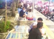 Rezeki Lebaran, Pedagang Kopi Bojonegoro Sumringah Lihat Ramainya Pengunjung