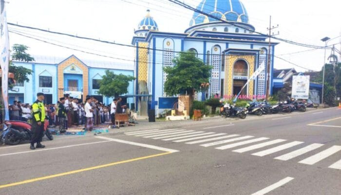 Demi Kenyamanan Jamaah, Polisi Amankan Sholat Idul Fitri di Baureno Bojonegoro
